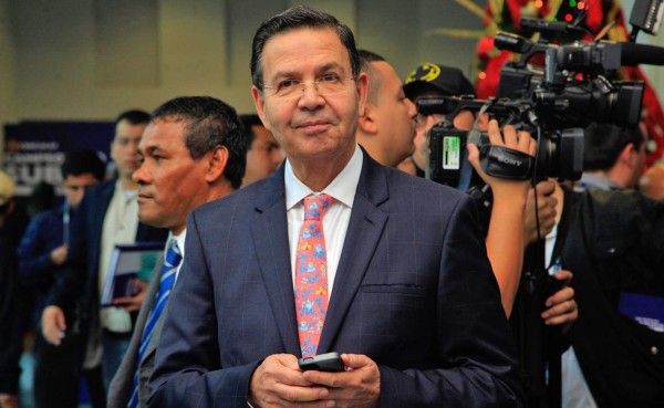 A Rafael Callejas 'le encantaría' que Honduras se fogueara contra Costa Rica