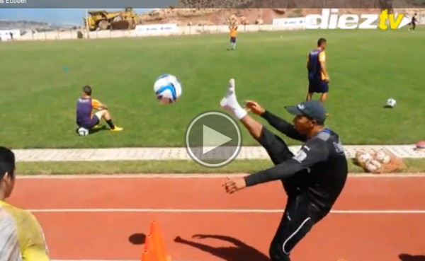 VIDEO: La patada mortal de Donis Escober