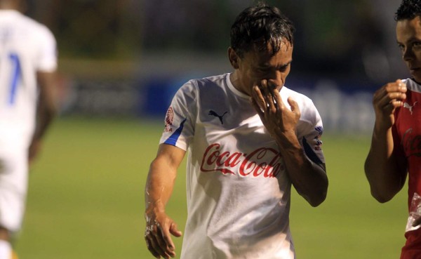 Saludar a Marcelo Emanuelle le costó la salida del Olimpia a Javier Portillo