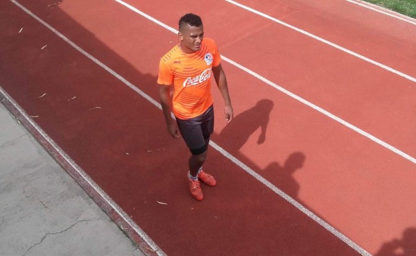 Ever Alvarado entrena de forma sorpresiva con el Olimpia de Honduras