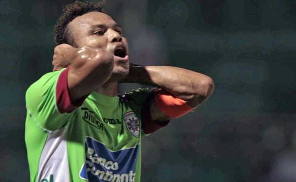 Emil Martínez pidió 10 días al Marathón para analizar si sigue o se retira