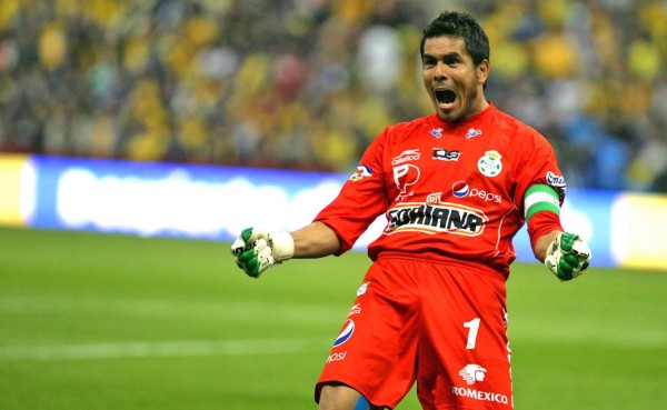 Tras más de 20 años de carrera, Oswaldo Sánchez anuncia su retiro