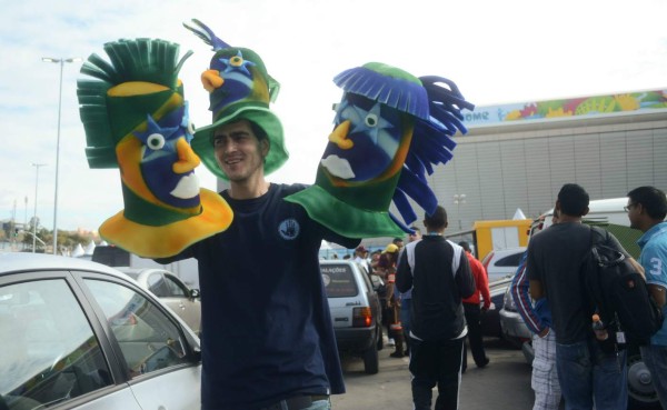 Torcedores brasileños ya tienen en ambiente el arranque del Mundial