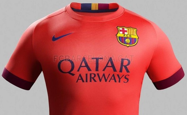 Barcelona presenta segunda equipación de la temporada