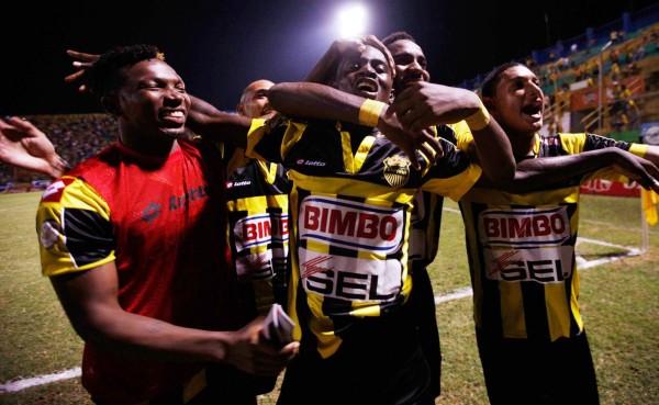 Real España vence al Motagua y se sube al segundo lugar