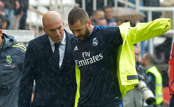 Zidane: 'Espero que Benzema no tenga nada y pueda jugar el martes'