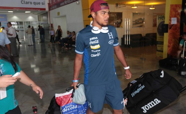 Mario Martínez y Emilio Izaguirre, los primeros en arribar a Honduras