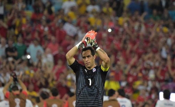 Claudio Bravo: 'Fichar por Barcelona es un paso grande'