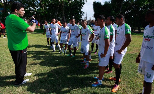 Carlos Martínez inició la pretemporada con el Platense