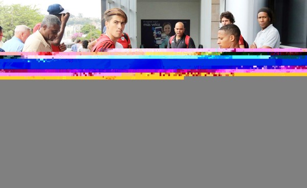 La selección de Cuba al momento de su llegada a Tegucigalpa, luego viajaron a Juticalpa sede del duelo contra Honduras. Fotos Ronal Aceituno.