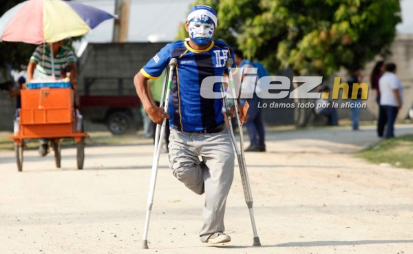 Olman Escobar hizo un viaje de seis horas para ver a la Selección de Honduras