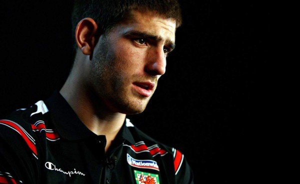 Equipo inglés descarta fichar a futbolista condenado por violación