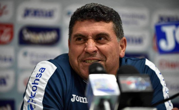 Luis Suárez, mundialista con Honduras, nuevo técnico de Dorados de México