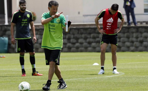 Juan Carlos Ososrio anuncia varios cambios de México contra Canadá