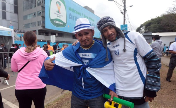 Hondureños comienzan a llegar al Arena da Baixada