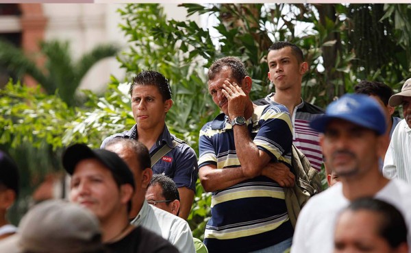 El sufrimiento de los hondureños en el parque central tras la goleada ante Brasil