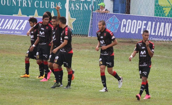 Jorge Claros anota en empate del Alajuelense ante Pérez Zeledón