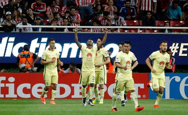 América se impuso 2-1 al Guadalajara en el clásico del fútbol mexicano