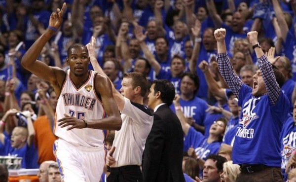 Kevin Durant con el traje de MVP para salvar a su equipo