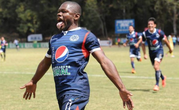 Grandes figuras del fútbol que siguen brillando a sus 36 años o más