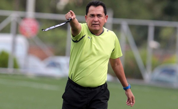 Nahún Espinoza viaja a Guatemala para negociar con Xelajú