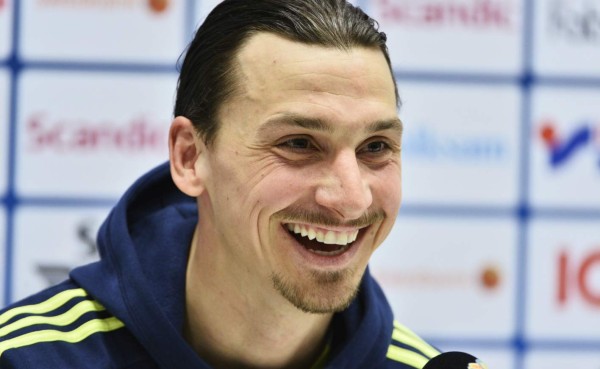 Ibrahimovic: 'Varios clubes de la Premier se interesan por mí'
