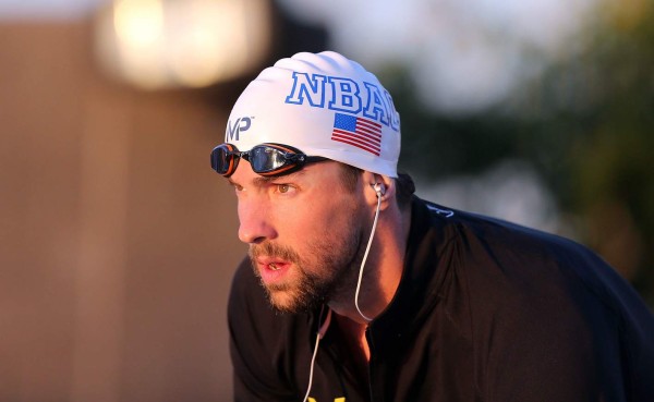 Michael Phelps gana prueba de 100 metros en Arizona