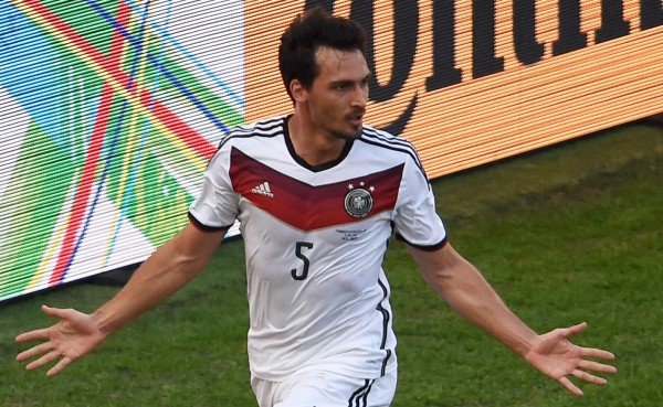 Barcelona y Manchester United interesados en Matts Hummels