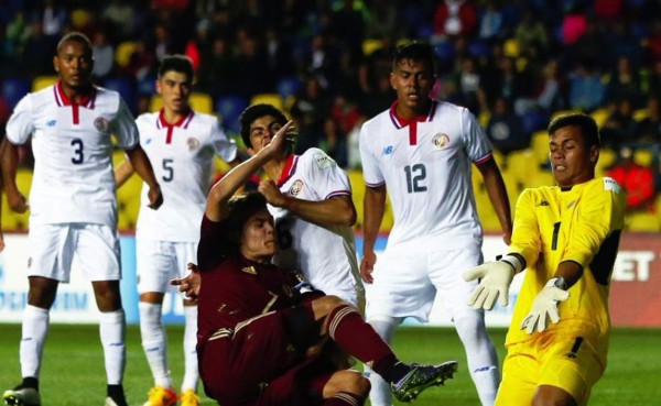 Rusia y Costa Rica no se hacen daño y son líderes del grupo E