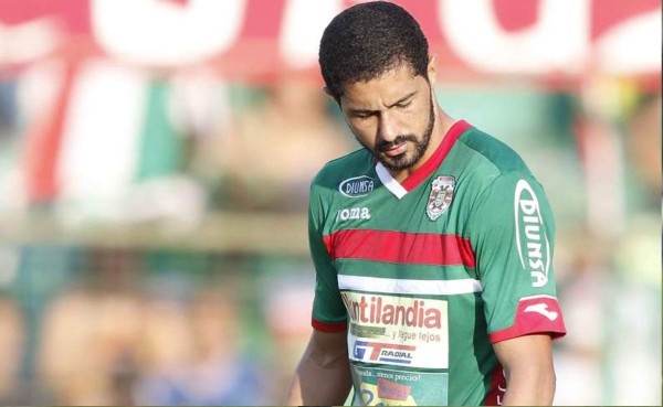 Josimar es relegado en Marathón luego de fallar dos penales