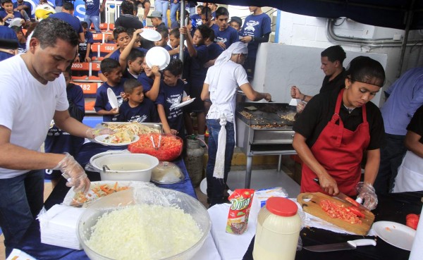 Amado Guevara, presente en la celebración del Motagua