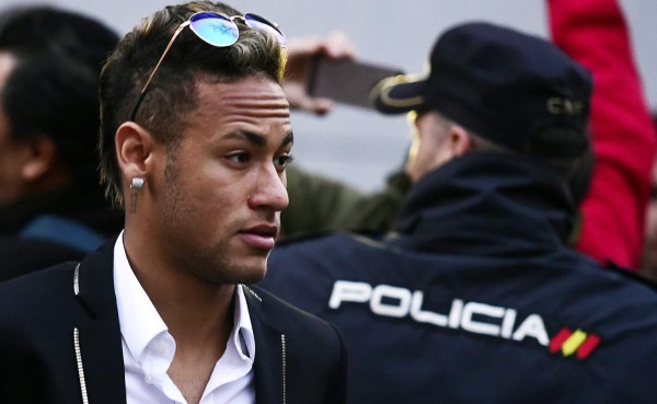 Fiscalía brasileña denuncia a Neymar por evasión de impuestos y falsificación de documentos
