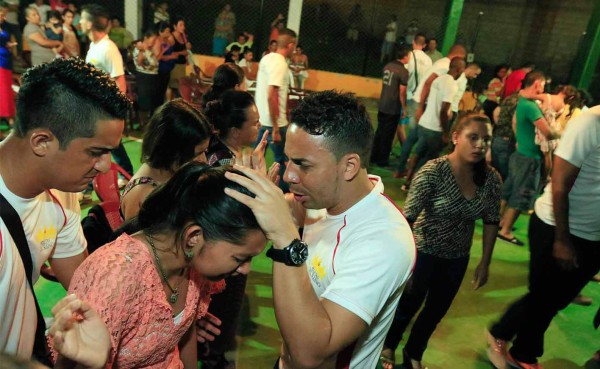 Derick Hulse: 'Aplauden a Shakira y Cristiano, pero ven mal que un pastor ande un buen carro'