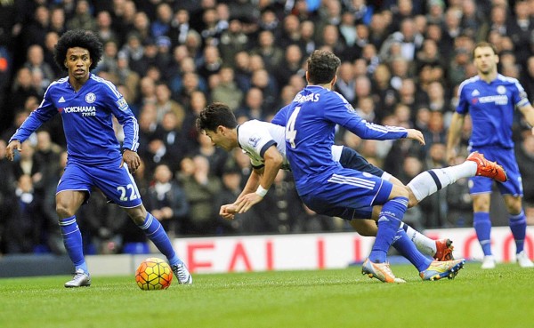 Chelsea no dio síntomas de mejoría y se bloqueó ante Tottenham