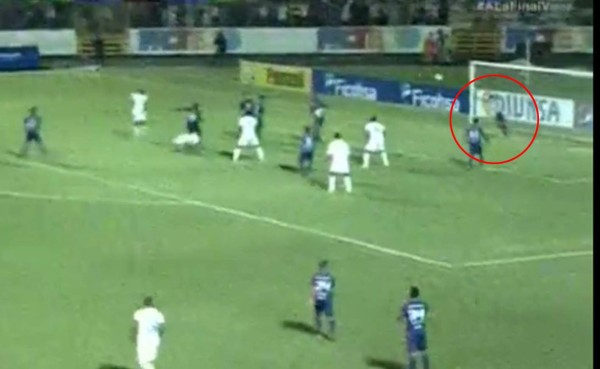 VIDEO: La espectacular tapada de Marlon Licona que da el pase a la final a Motagua