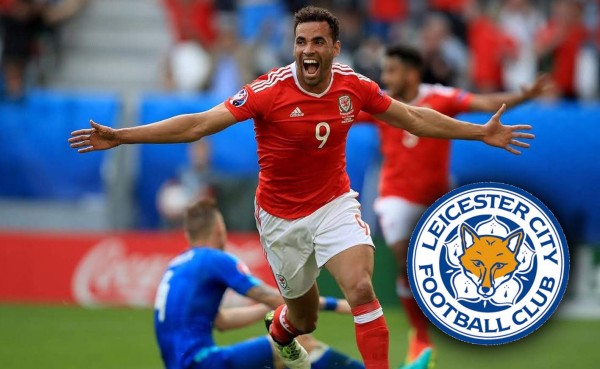 Leicester City busca los servicios del galés Hal Robson-Kanu