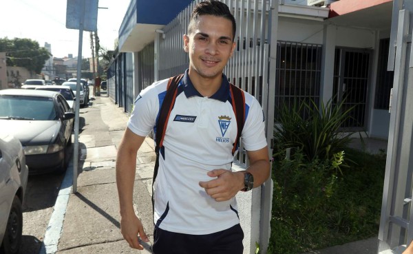 Reservista del Zaragoza de España pide oportunidad en Olimpia