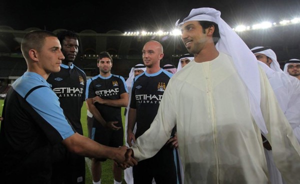 Los magnates que invierten sus millones en el fútbol