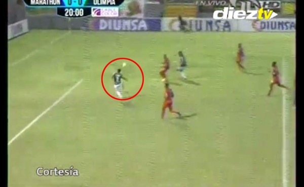 VIDEO: Increíble fallo de Diego Reyes frente al portero de Olimpia