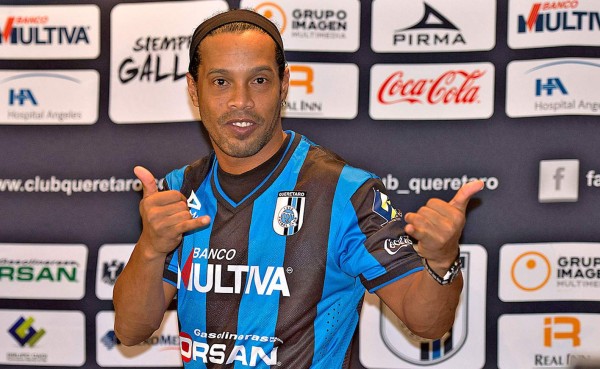 ¡Ronaldinho se irá en junio al fútbol de Angola!