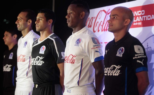 El Olimpia presentó su nueva camiseta para el Torneo Apertura