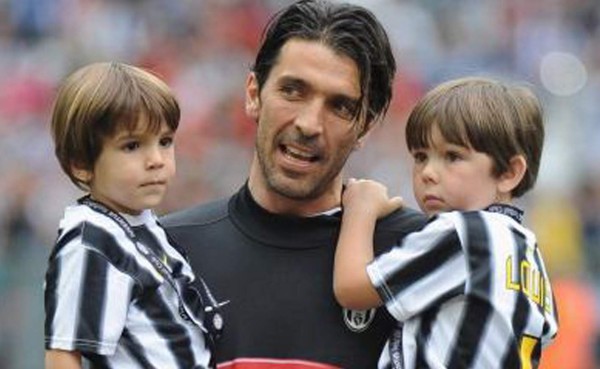 Buffon: 'A un hijo le gusta Neymar y al otro Messi'