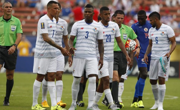 Panamá llega inundada de críticas al partido con Honduras