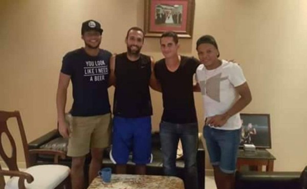 Fabio de Souza recibe visita de sus compañeros en Olimpia