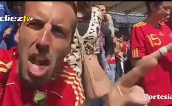 VIDEO: Español no celebra gol porque lo anota el catalán Gerard Piqué