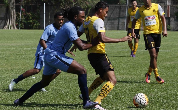 VIDEO: Tico Roy Smith tuvo amargo debut con Honduras Progreso