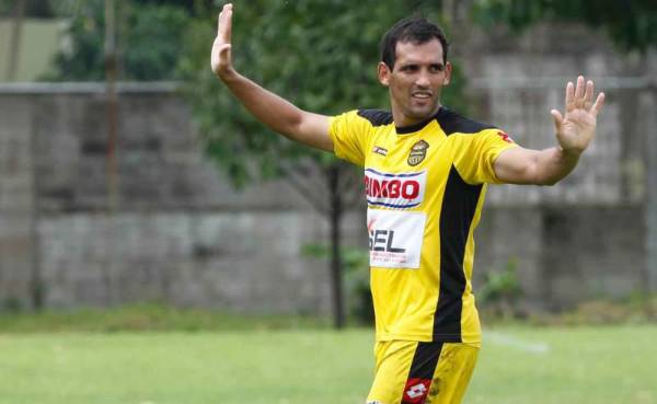 El uruguayo Claudio Cardozo anotó 100 goles cabales en Liga Nacional.