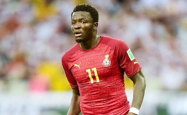 VIDEO: Sulley Muntari fumando marihuana en la concentración de Ghana