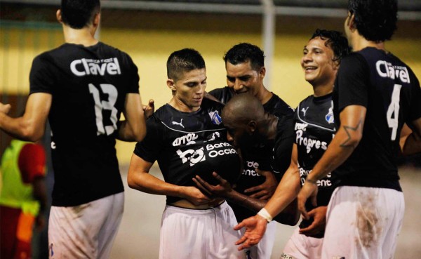 Honduras Progreso deja moribundo al Real España y a Zanabria