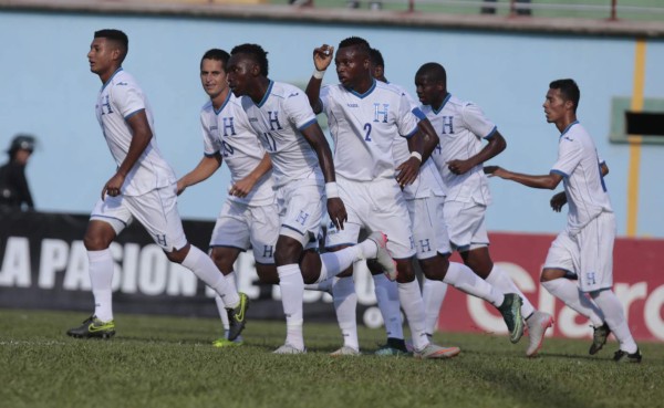 Alberth Elis anota su primer gol con la selección mayor de Honduras